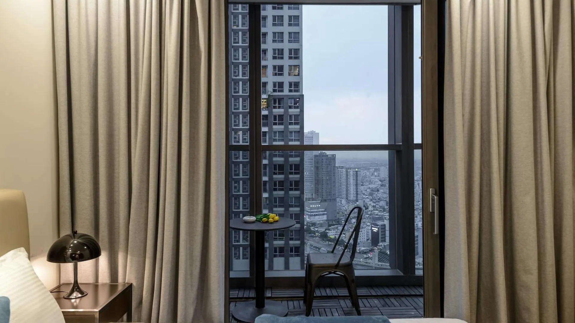 Celavie Serviced Apartment - The Vinhomes And Landmark مدينة هوشي منه