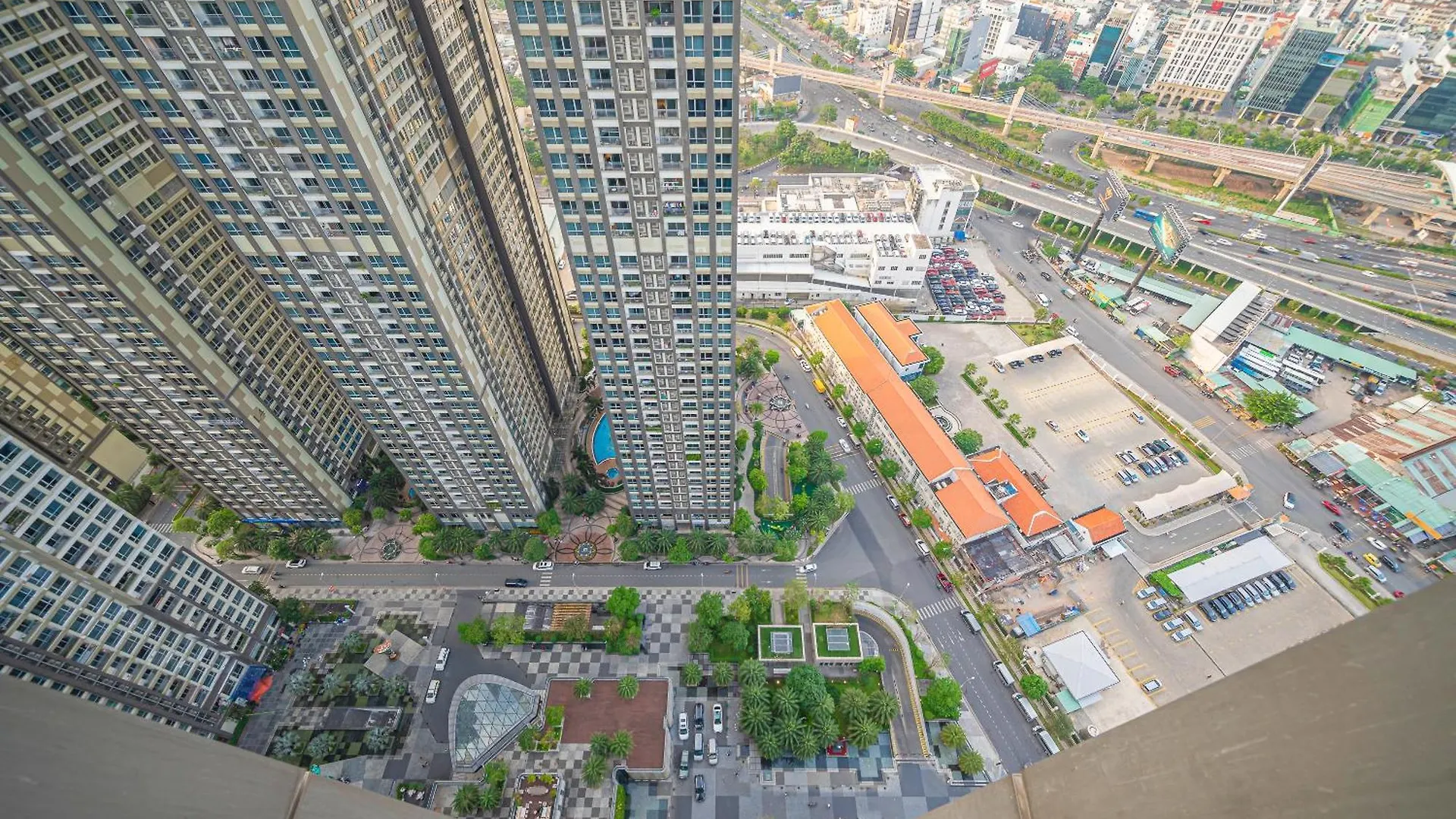 Celavie Serviced Apartment - The Vinhomes And Landmark مدينة هوشي منه