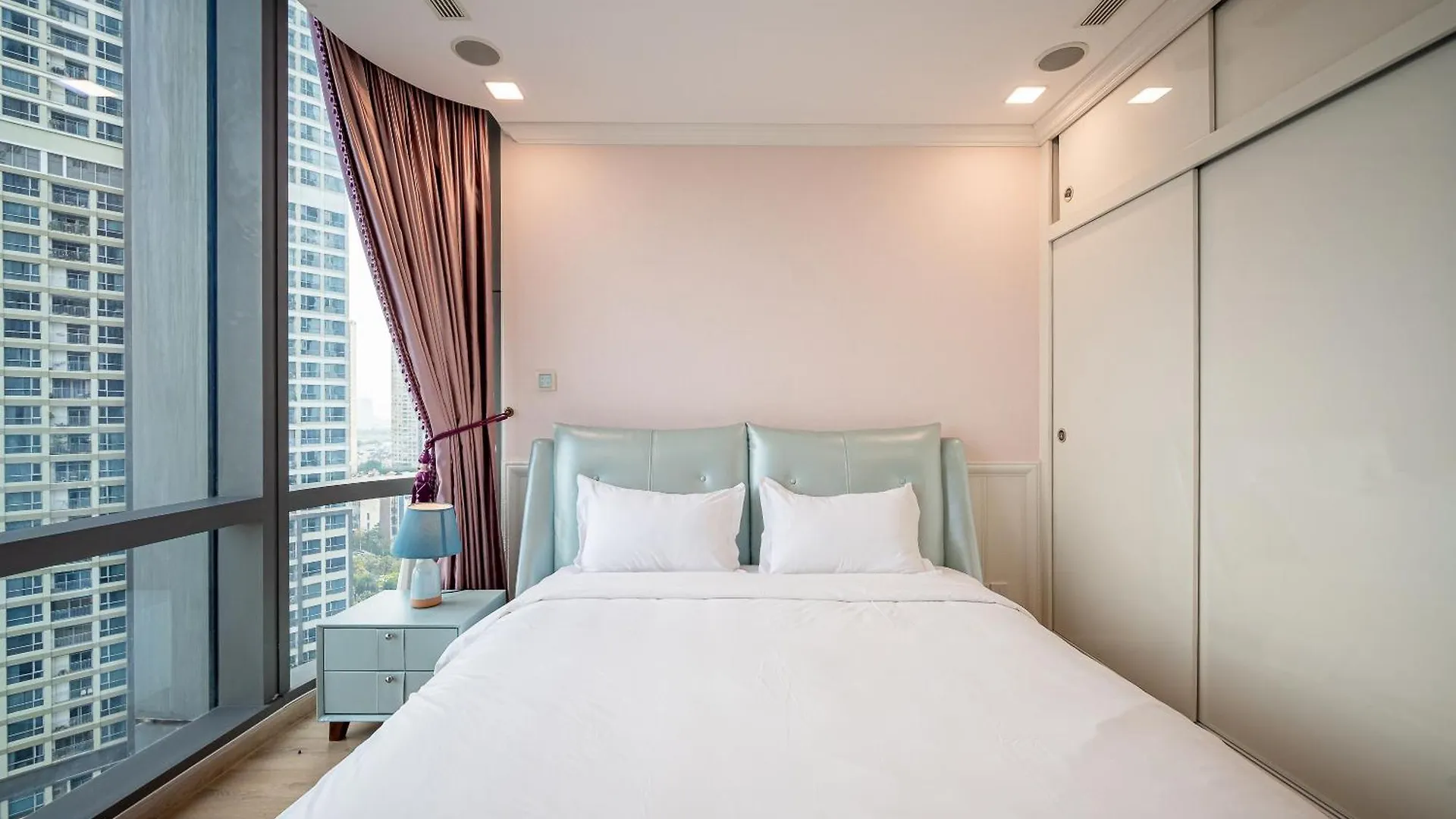 Celavie Serviced Apartment - The Vinhomes And Landmark Ho Chi Minh City 0*,