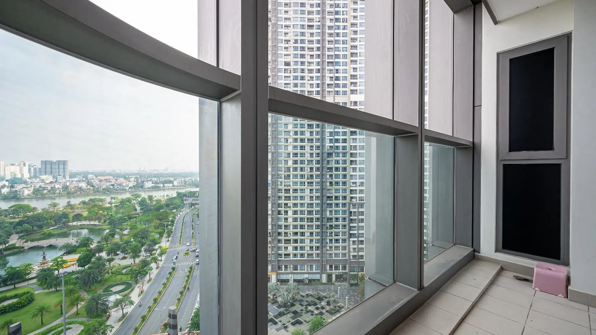 Celavie Serviced Apartment - The Vinhomes And Landmark Ho Chi Minh City