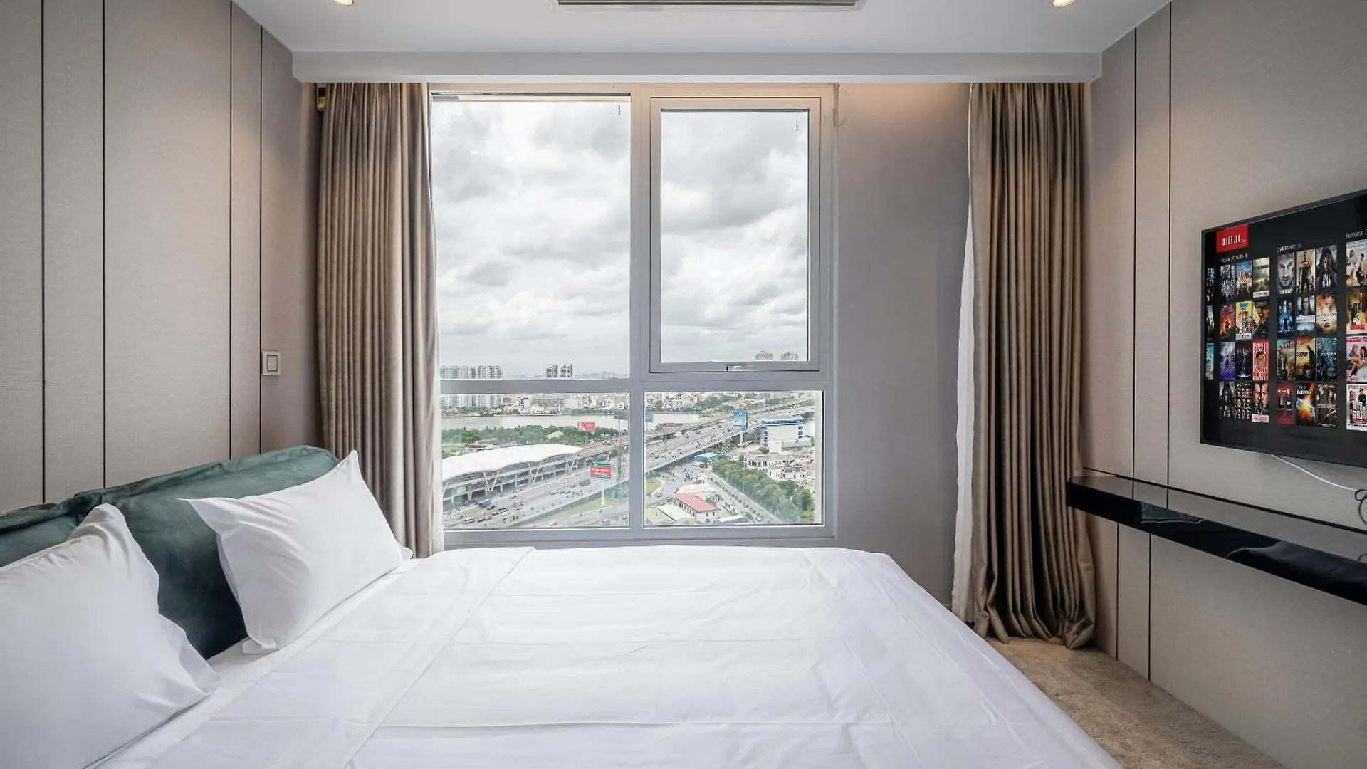 Celavie Serviced Apartment - The Vinhomes And Landmark Ho Chi Minh City