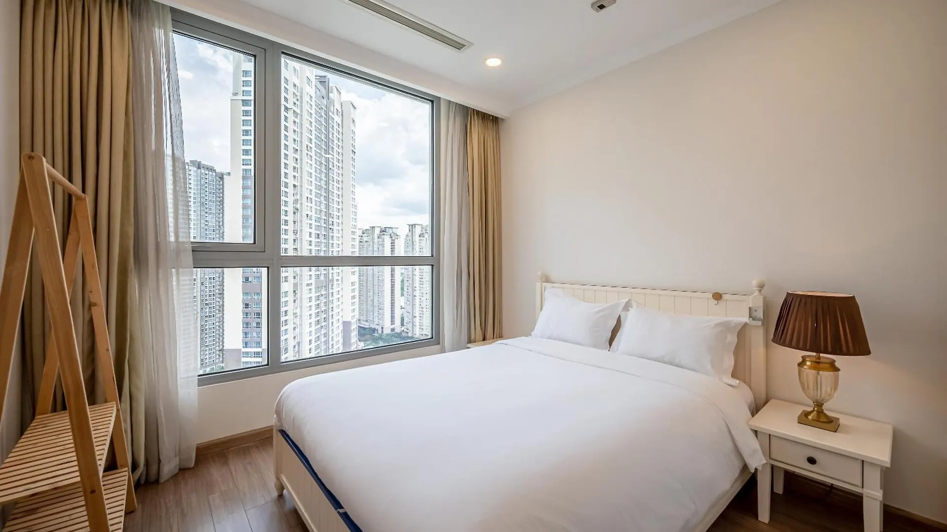 Celavie Serviced Apartment - The Vinhomes And Landmark Ho Chi Minh City 0*,