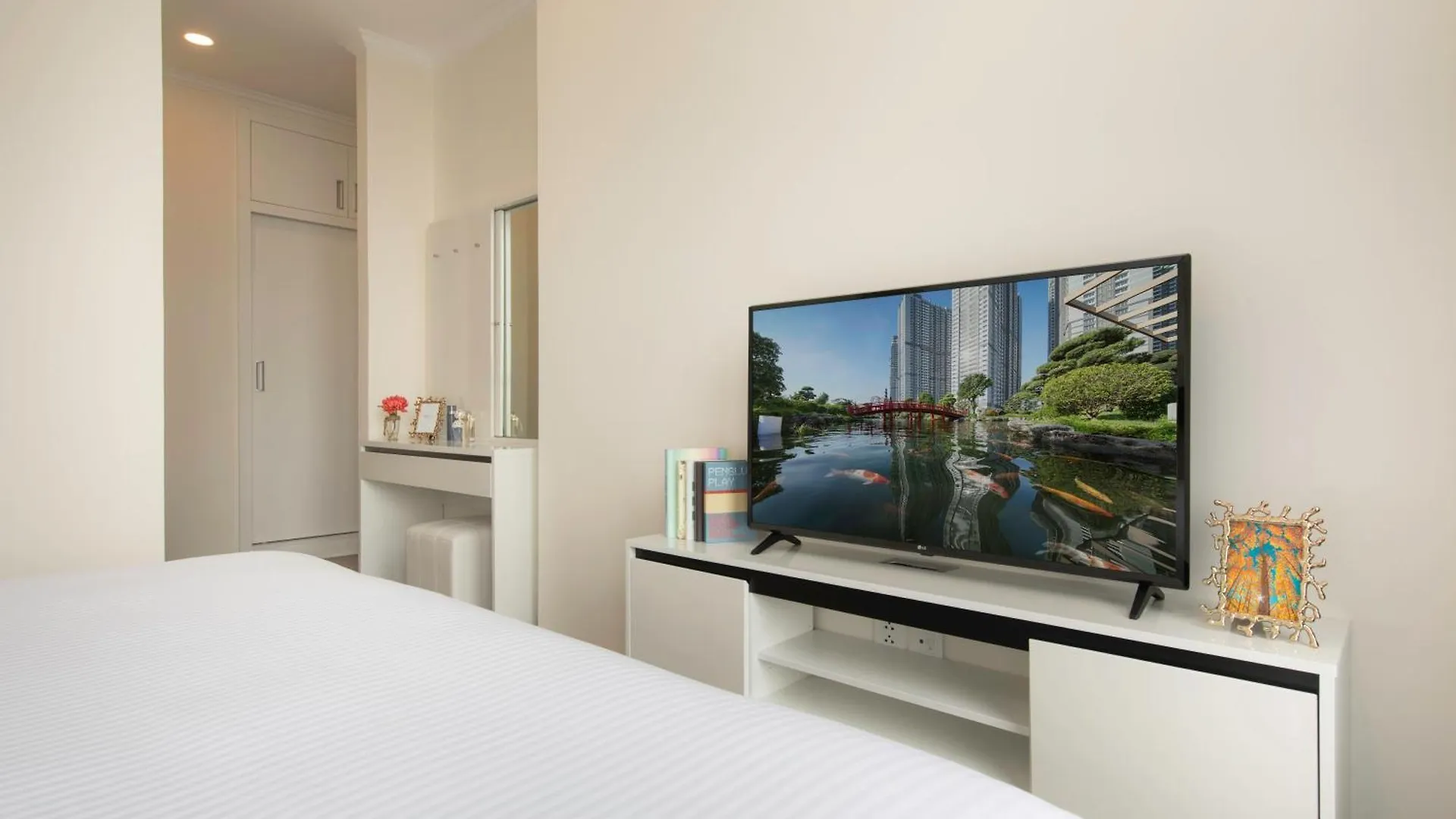 Celavie Serviced Apartment - The Vinhomes And Landmark Ho Chi Minh City
