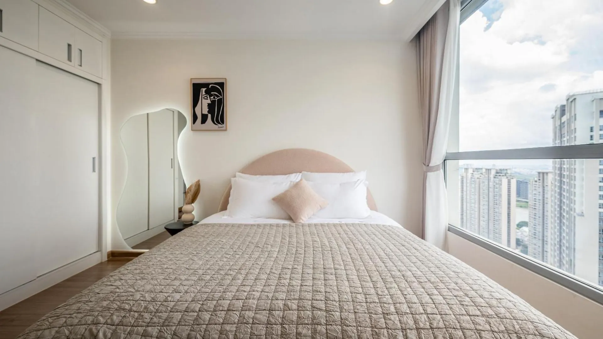 Celavie Serviced Apartment - The Vinhomes And Landmark Ho Chi Minh City 0*,