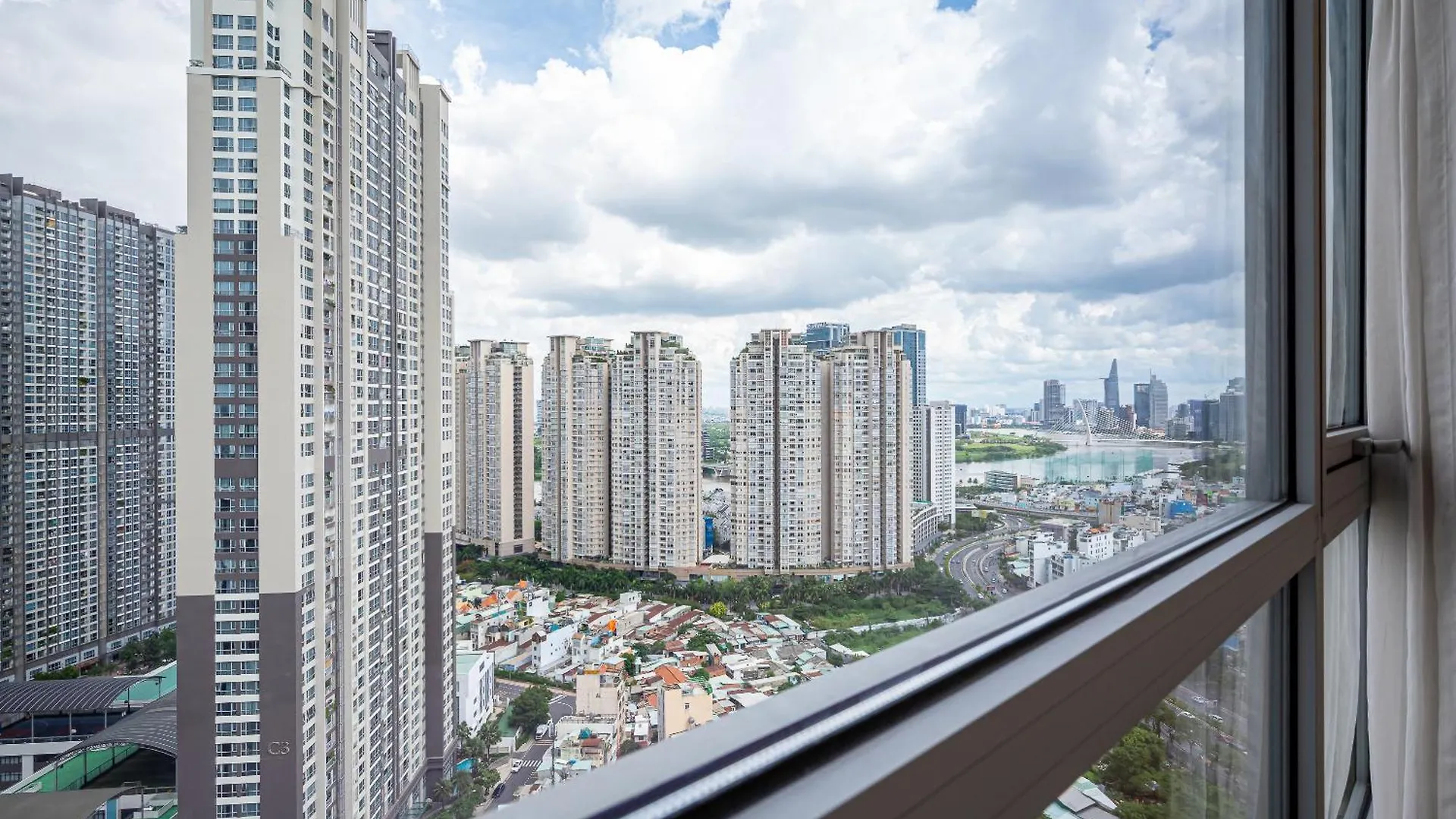 Celavie Serviced Apartment - The Vinhomes And Landmark Ho Chi Minh City