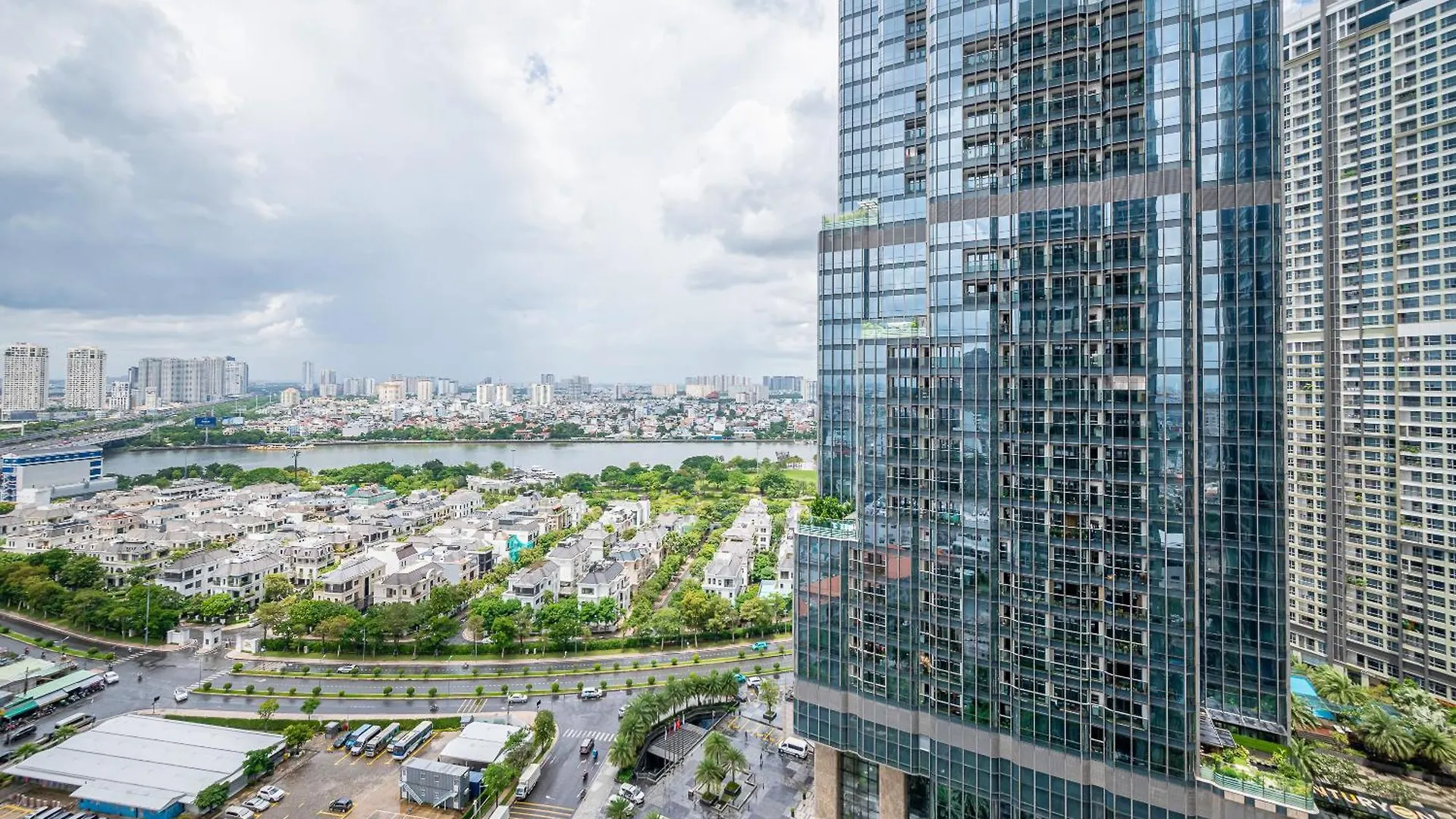 Celavie Serviced Apartment - The Vinhomes And Landmark Ho Chi Minh City