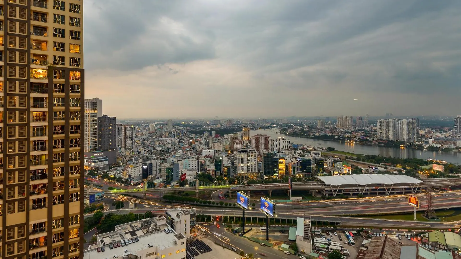 Celavie Serviced Apartment - The Vinhomes And Landmark Ho Chi Minh City