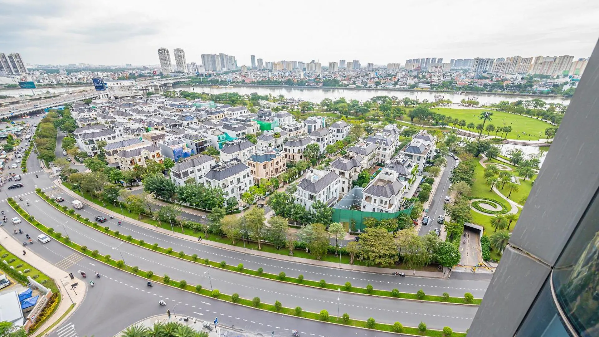Celavie Serviced Apartment - The Vinhomes And Landmark Ho Chi Minh City
