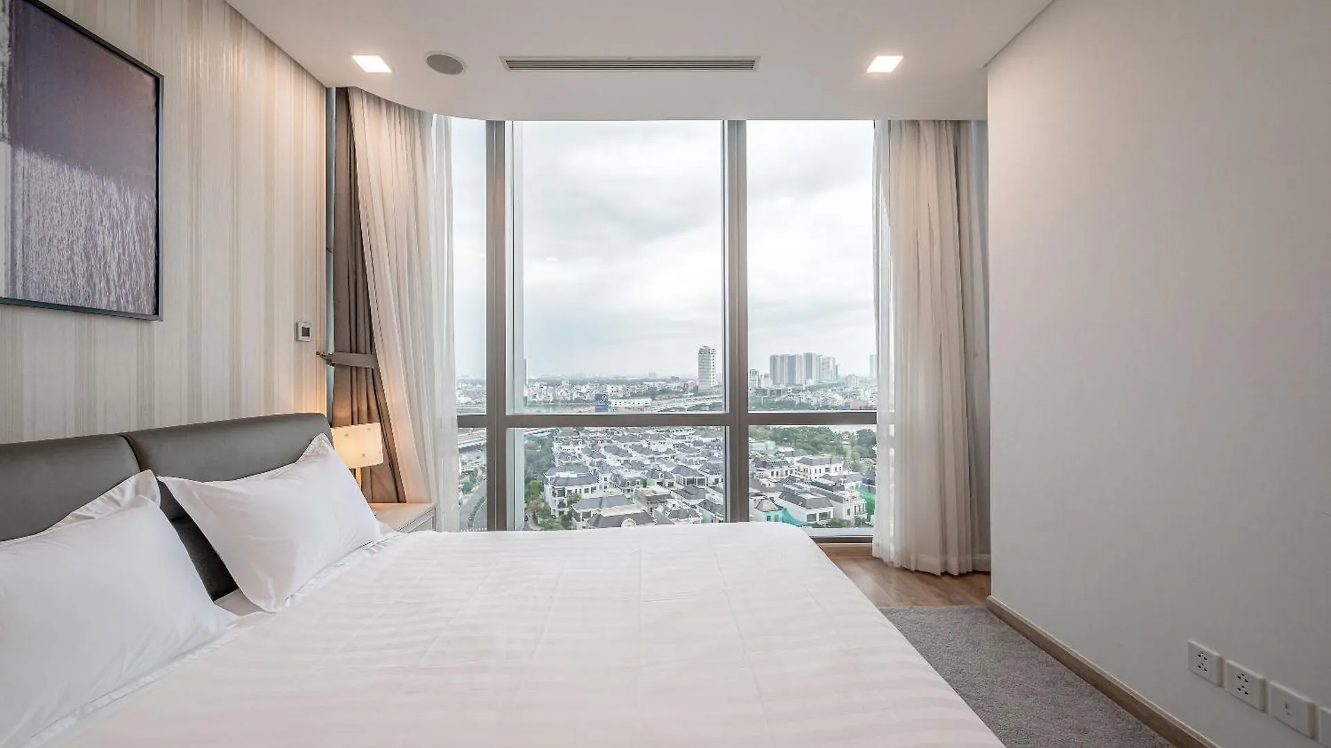 Celavie Serviced Apartment - The Vinhomes And Landmark Ho Chi Minh City 0*,