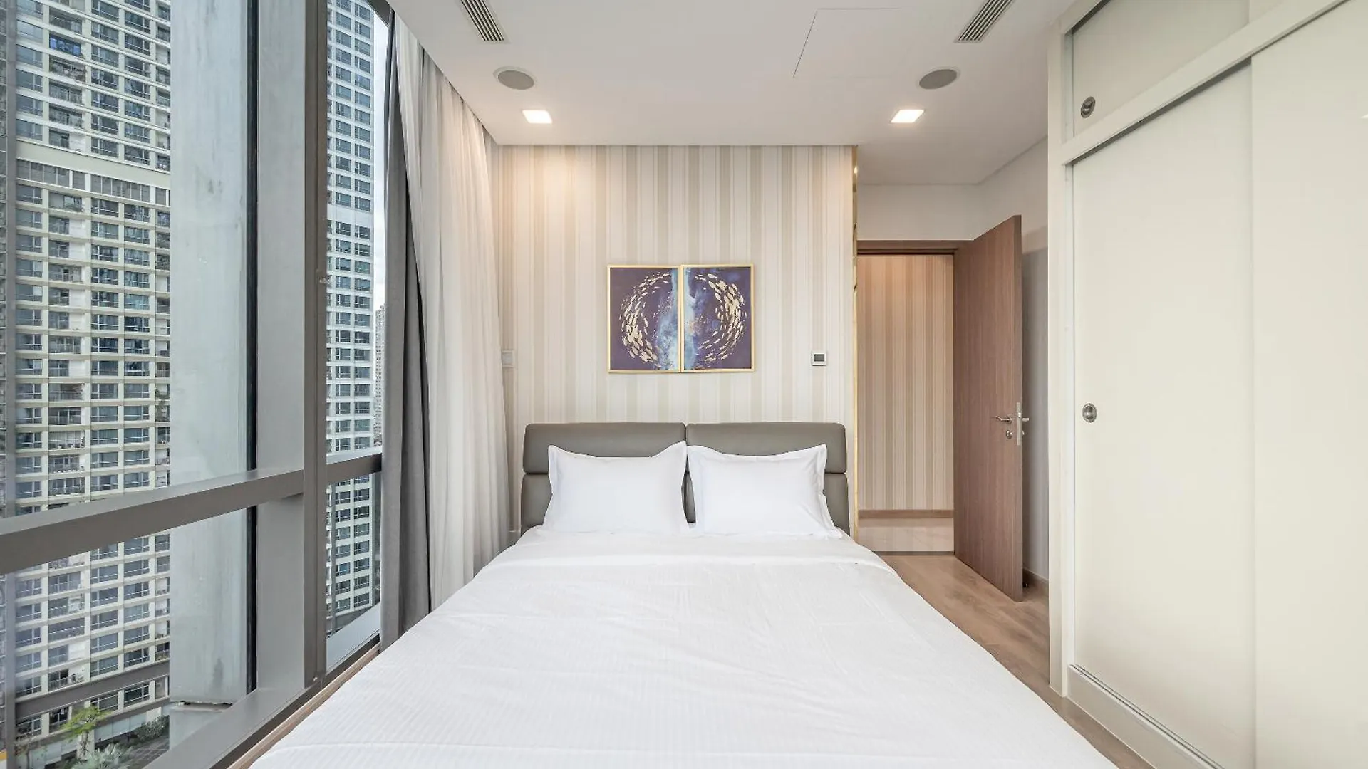 Celavie Serviced Apartment - The Vinhomes And Landmark Ho Chi Minh City